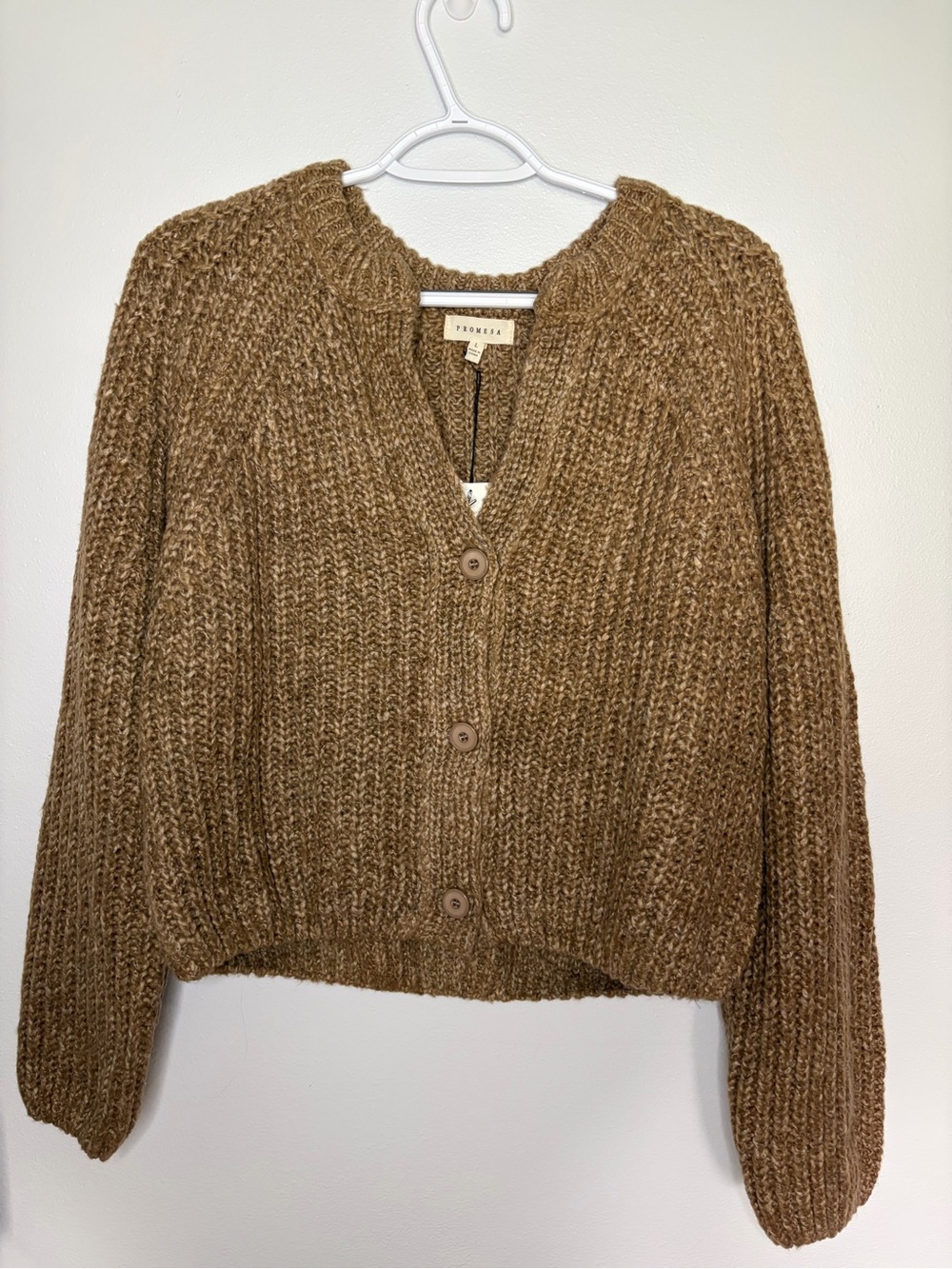 Promesa Chunky Knit Button-Up Sweater in Sand